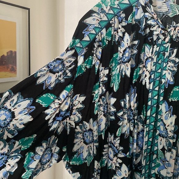 Free People gauzy button up - Picture 2 of 4